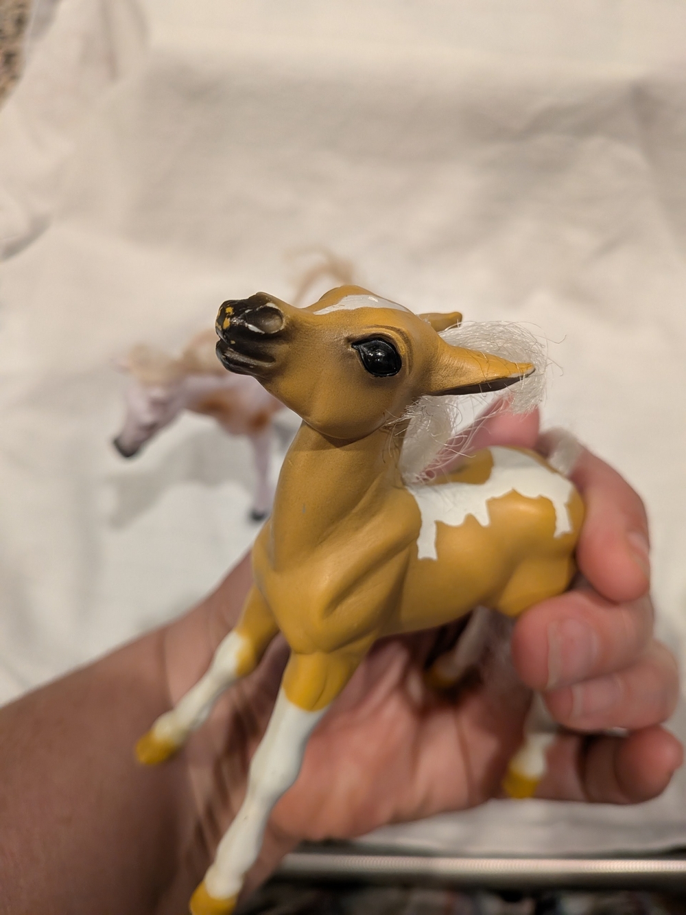 Kids Toy Horse Figurines White & Tan Set Plastic Animal Figures 2pc - Picture 5 of 10